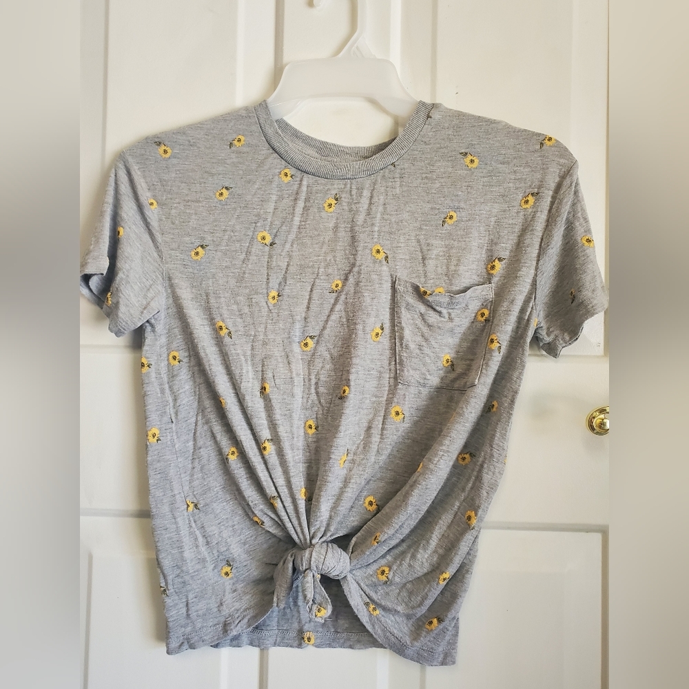 Sunflower tied tshirt